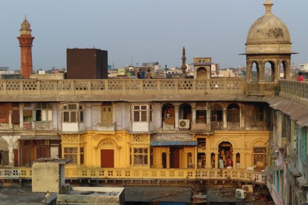 The top few floors and roof of the market.